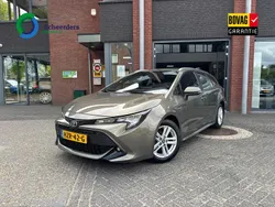Groen, metallic lak Gebruikt 2020 Toyota Corolla Active Stationwagen | € 20.950 (Eerlijke prijs)