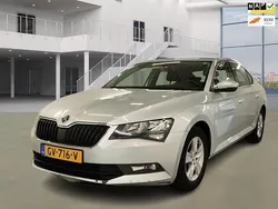 Grijs Gebruikt 2015 Skoda Superb Business Line Hatchback | € 8.950