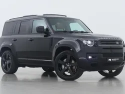 Zwart Gebruikt 2024 Land Rover Defender Black Edition SUV | € 96.800 (Goede deal)