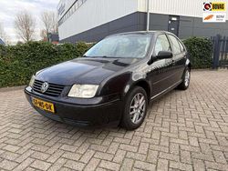 Zwart Gebruikt 2004 VW Bora Comfortline Sedan | € 1.149 (Eerlijke prijs)