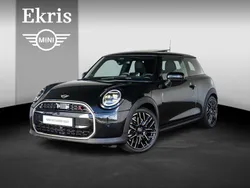 Zwart Gebruikt 2024 Mini Cooper S Favoured Hatchback | € 42.500