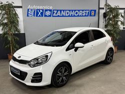Wit Gebruikt 2015 Kia Rio Comfort Hatchback | € 9.995 (Iets duurder)