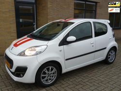 Wit Gebruikt 2013 Peugeot 107 Active Hatchback | € 2.400 (Goede deal)