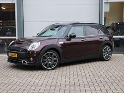 Rood, metallic lak Gebruikt 2018 Mini Cooper S Clubman Stationwagen | € 18.950 (Super prijs)