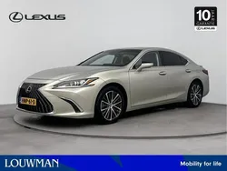 Geel Gebruikt 2024 Lexus ES300H Business Edition Sedan | € 49.950 (Eerlijke prijs)