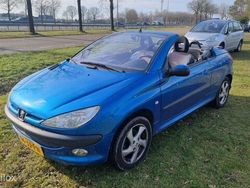Blauw Gebruikt 2002 Peugeot 206 CC Cabriolet | € 1.250 (Eerlijke prijs)