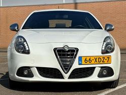 Wit Gebruikt 2012 Alfa Romeo Giulietta Distinctive Hatchback | € 7.850 (Iets duurder)