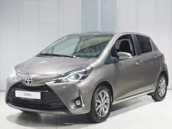 Platinum bronze (bruin metallic) Gebruikt 2020 Toyota Yaris Hatchback | € 22.700 (Iets duurder)