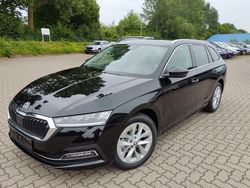 Zwart Gebruikt 2023 Skoda Octavia Style Stationwagen | € 36.433