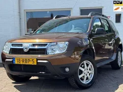 Bruin, metallic lak Gebruikt 2011 Dacia Duster Lauréate SUV | € 6.447 (Eerlijke prijs)