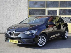 Zwart, metallic lak Gebruikt 2019 Renault Mégane IV Zen Hatchback | € 10.950 (Super prijs)