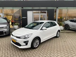 Wit Gebruikt 2023 Kia Rio Hatchback | € 20.945 (Eerlijke prijs)