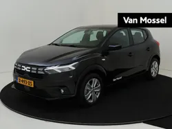 Blauw Gebruikt 2024 Dacia Sandero Expression Hatchback | € 19.425 (Eerlijke prijs)