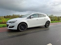 Wit Gebruikt 2013 Opel Astra Design Edition Hatchback | € 6.950
