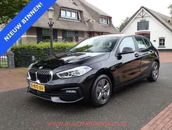 Zwart Gebruikt 2021 BMW 118 Basis Hatchback | € 18.500 (Goede deal)