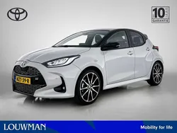 Grijs Gebruikt 2024 Toyota Yaris Hybrid Limited Hatchback | € 30.945 (Duur)