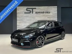 Zwart Gebruikt 2018 Hyundai i30 Hatchback | € 27.750 (Eerlijke prijs)