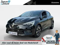 Zwart Gebruikt 2022 Renault Clio V Evolution Hatchback | € 15.935 (Eerlijke prijs)