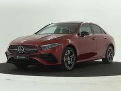 993 manufaktur patagoniërood metallic Gebruikt 2024 Mercedes 250 AMG line Sedan | € 39.950