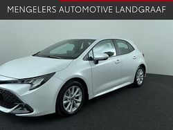 Wit Gebruikt 2024 Toyota Corolla Hybrid Comfort Hatchback | € 28.750 (Goede deal)