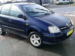 Blauw Gebruikt 2005 Nissan Almera Tino MPV | € 2.950 (Duur)