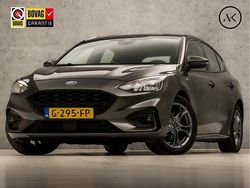 Grijs Gebruikt 2019 Ford Focus ST-Line Hatchback | € 17.945 (Eerlijke prijs)