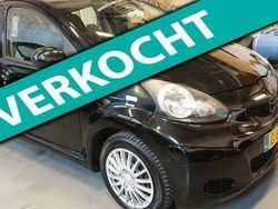 Zwart Gebruikt 2009 Toyota Aygo Hatchback | € 3.399