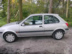 Zilver Gebruikt 2001 Ford Fiesta Collection Hatchback | € 1.400