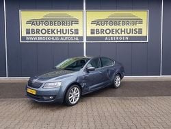 Grijs Gebruikt 2017 Skoda Octavia Business Line Hatchback | € 4.950