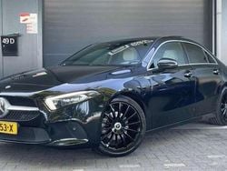 Zwart Gebruikt 2019 Mercedes A180 Edition Sedan | € 24.995 (Eerlijke prijs)
