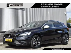 Zwart Gebruikt 2020 Volvo V40 R-Design Stationwagen | € 19.950 (Eerlijke prijs)