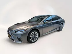Grijs, metallic lak Gebruikt 2019 Lexus LS500 Executive Line Sedan | € 61.990