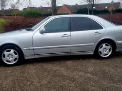 Grijs Gebruikt 2000 Mercedes 220 Sedan | € 2.650