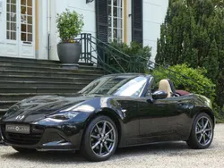 Zwart, metallic lak Gebruikt 2018 Mazda MX5 Cabriolet | € 25.950 (Eerlijke prijs)