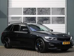 Zwart, metallic lak Gebruikt 2020 BMW 330 Executive Stationwagen | € 36.950 (Eerlijke prijs)