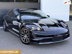 Zwart Gebruikt 2023 Porsche Taycan Cross Turismo Sedan | € 77.900 (Eerlijke prijs)