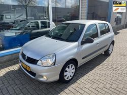 Grijs Gebruikt 2010 Renault Clio II Campus Hatchback | € 2.250 (Eerlijke prijs)