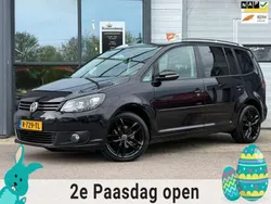 Zwart, metallic lak Gebruikt 2012 VW Touran Highline MPV | € 10.850 (Eerlijke prijs)