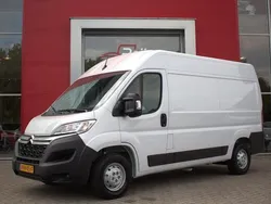 Wit Gebruikt 2023 Citroën Jumper MPV | € 23.995 (Eerlijke prijs)