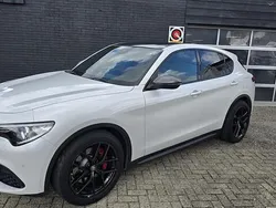 Wit Gebruikt 2017 Alfa Romeo Stelvio Super SUV | € 26.950 (Eerlijke prijs)