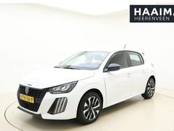 Wit Nieuw 2025 Peugeot 208 Style Hatchback | € 26.950 (Super prijs)