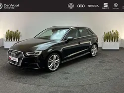 Zwart, metallic lak Gebruikt 2020 Audi A3 Sportback e-tron Sport Sedan | € 23.800 (Iets duurder)