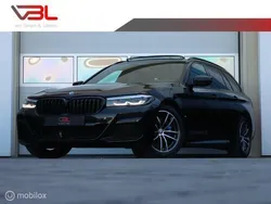 Zwart Gebruikt 2021 BMW 530e Executive Stationwagen | € 45.940 (Iets duurder)
