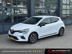 Wit Gebruikt 2022 Renault Clio V Techno Hatchback | € 17.195 (Eerlijke prijs)