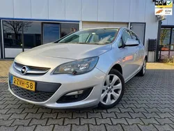 Grijs Gebruikt 2015 Opel Astra Hatchback | € 7.450 (Eerlijke prijs)