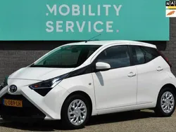 Wit Gebruikt 2021 Toyota Aygo X-play Hatchback | € 11.464 (Eerlijke prijs)