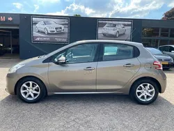 Grijs Gebruikt 2012 Peugeot 208 Envy Hatchback | € 4.995 (Eerlijke prijs)