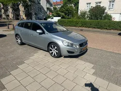 Grijs, metallic lak Gebruikt 2013 Volvo V60 Stationwagen | € 5.400 (Super prijs)
