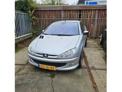 Grijs Gebruikt 2002 Peugeot 206 CC Cabriolet | € 2.350 (Iets duurder)