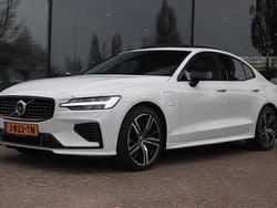 Wit Gebruikt 2020 Volvo S60 R-Design Sedan | € 33.750 (Eerlijke prijs)